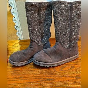 Ugg Camaya  Boots With Sequined Knit tops. Mid Calf Height. Woman’s Size 9